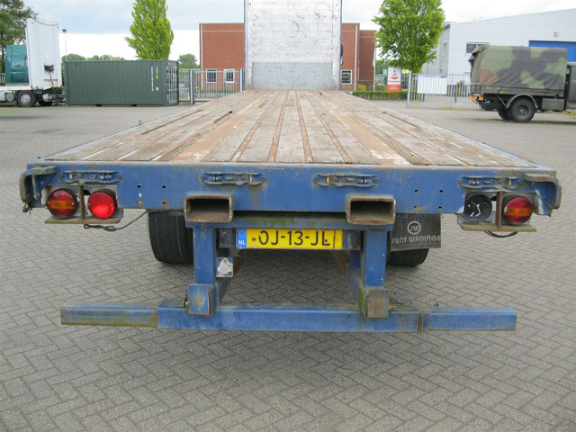 SYSTEM TRAILER Prs 27 Tautliner 3 assen, 3e gedwongen gestuurd. SYSTEM TRAILER Prs 27 Tautliner 3 assen, 3e gedwongen gestuurd.